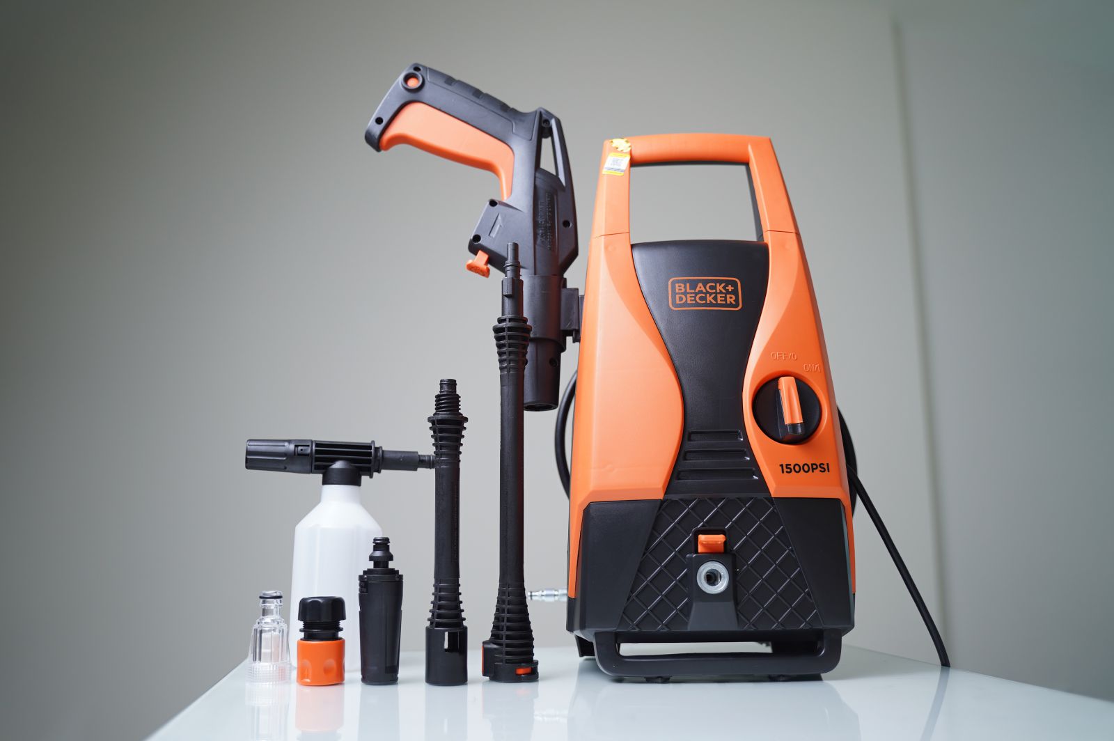 Máy phun xịt áp lực Black & Decker PW1450TD-B1