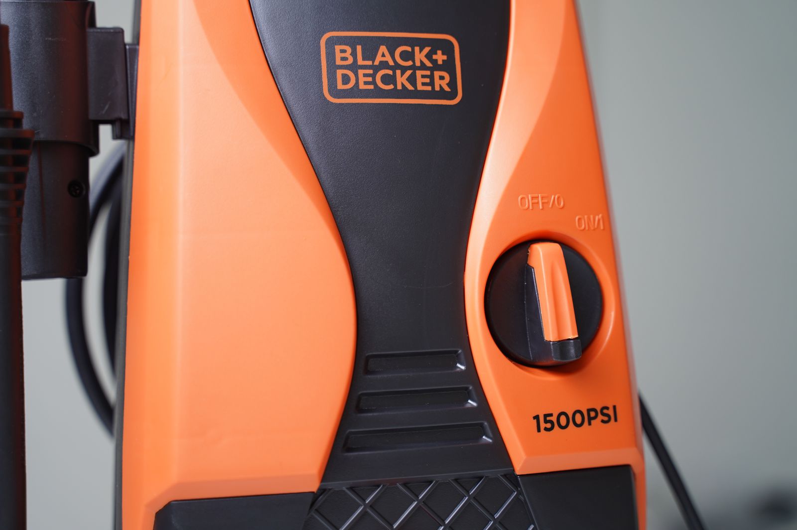 Máy phun xịt áp lực Black & Decker PW1450TD-B1