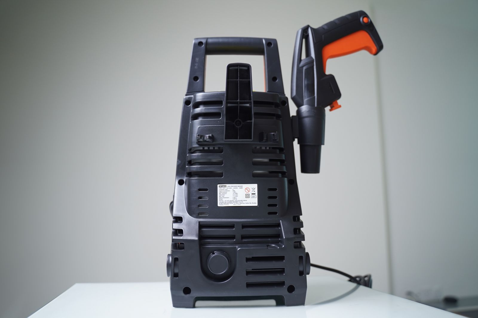 Máy phun xịt áp lực Black & Decker PW1450TD-B1