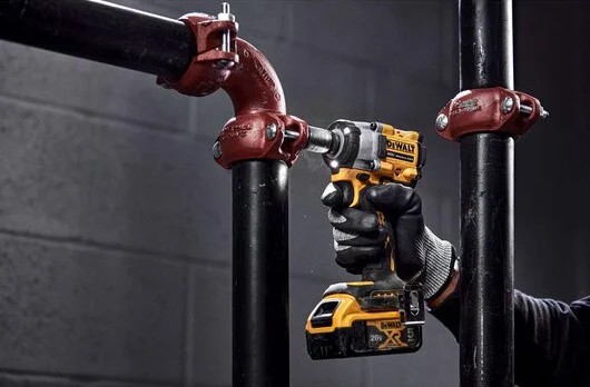 Máy vặn bulong dùng pin Dewalt DCF922N-B1 (20V Max)